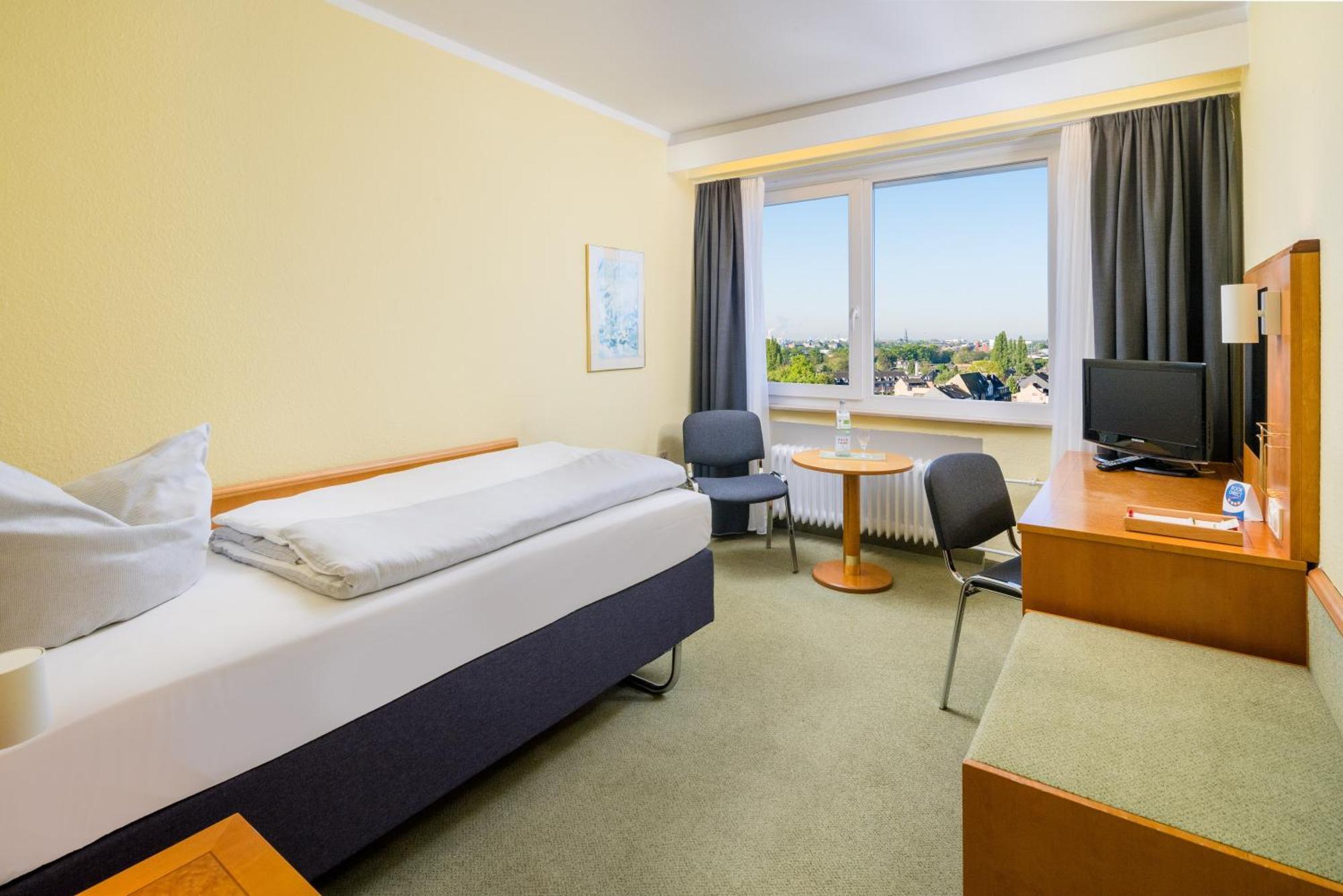Garden Hotel Крефелд Екстериор снимка