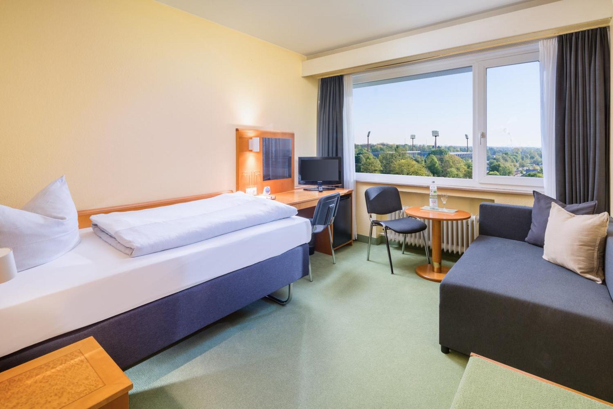 Garden Hotel Крефелд Екстериор снимка